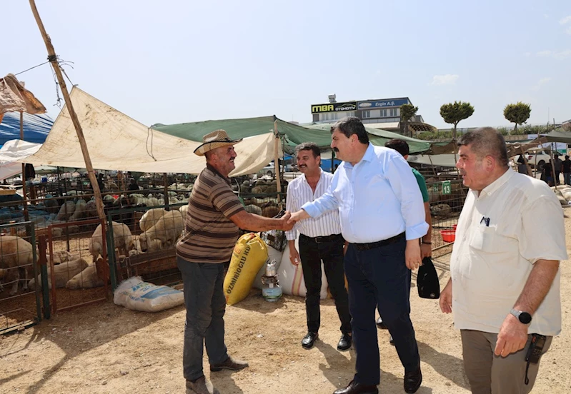 BAŞKAN YILDIZ, KURBAN SATIŞ ALANINI ZİYARET ETTİ