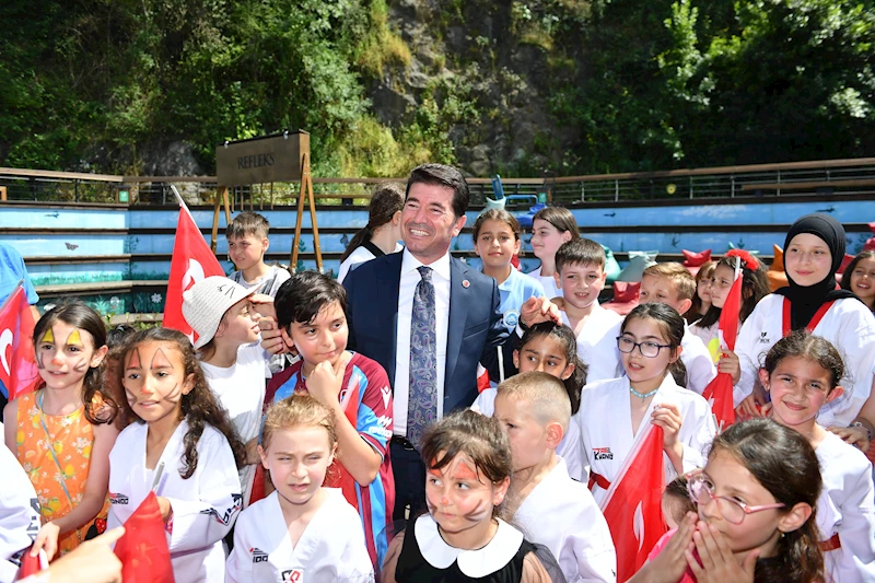 Çocuklar, ‘Karne Şenliği’nde doyasıya eğlendi