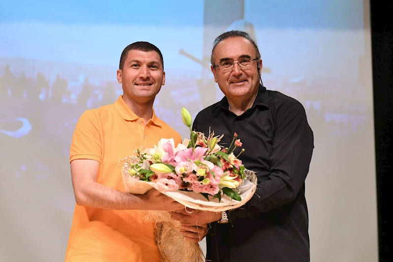 Altınordu Belediyesi’nden en ‘baba’ etkinlik  USTA EDEBİYATÇI ORDULULARLA BİR ARAYA GELDİ