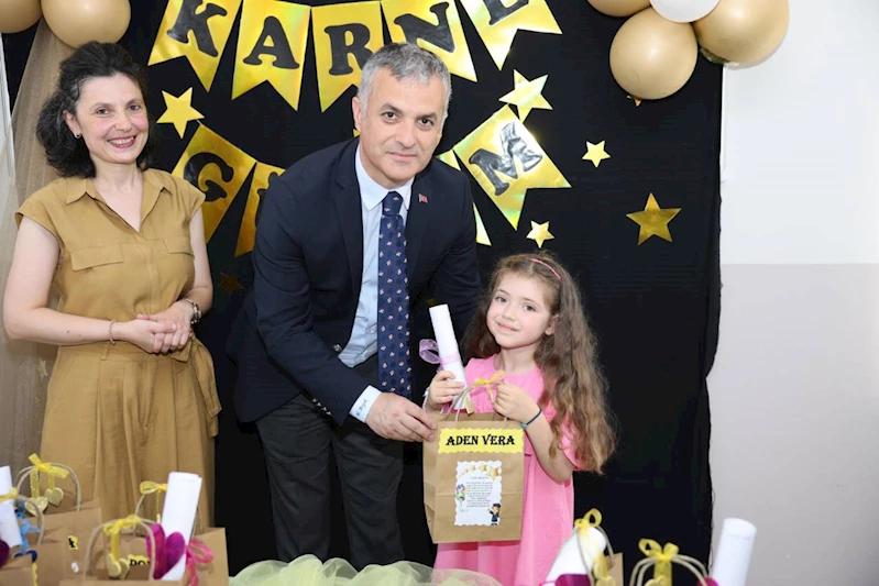 BAŞKANIMIZ İLKÖĞRETİM OKULLARIMIZDAKİ KARNE TÖRENLERİNE KATILDI