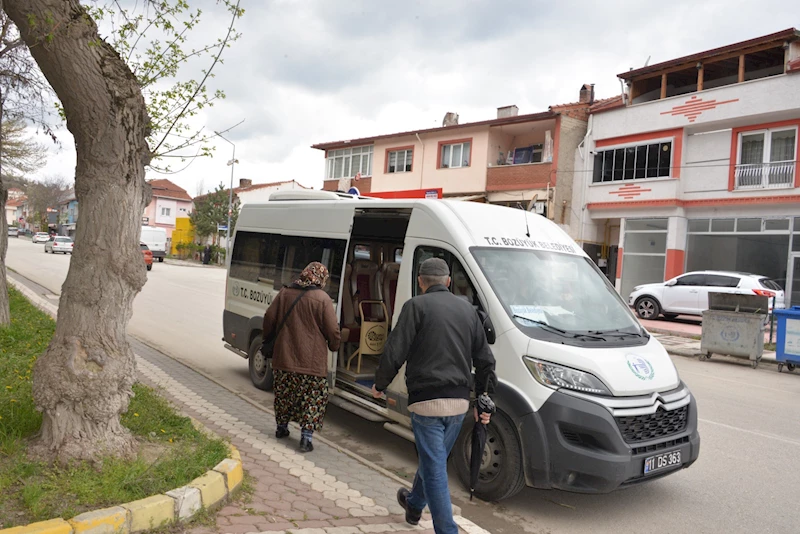 -BOZÜYÜK’TE AREFE GÜNÜ İLÇE MEZARLIĞINA BELEDİYEDEN ÜCRETSİZ ULAŞIM