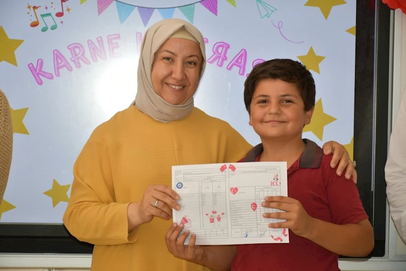 Başkan Seyhan Kılınçarslan, Öğrencilerin Karne Sevincine Ortak Oldu