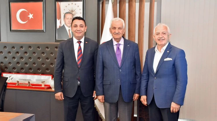 ADALET VE MİLLİ SAVUNMA ESKİ BAKANI M. OLTAN SUNGURLU’DAN BAŞKANIMIZA ZİYARET