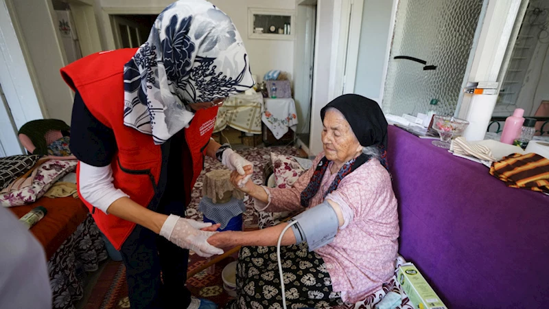 Büyükşehir, Bayram Öncesi Ulu Çınarları Unutmadı