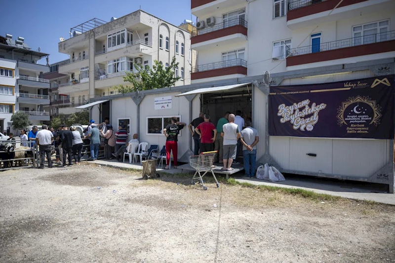 Vatandaşlar, Büyükşehir’le Kurbanlıklarını Hem Sağlıklı Hem Hijyenik Koşullarda Kestirdi