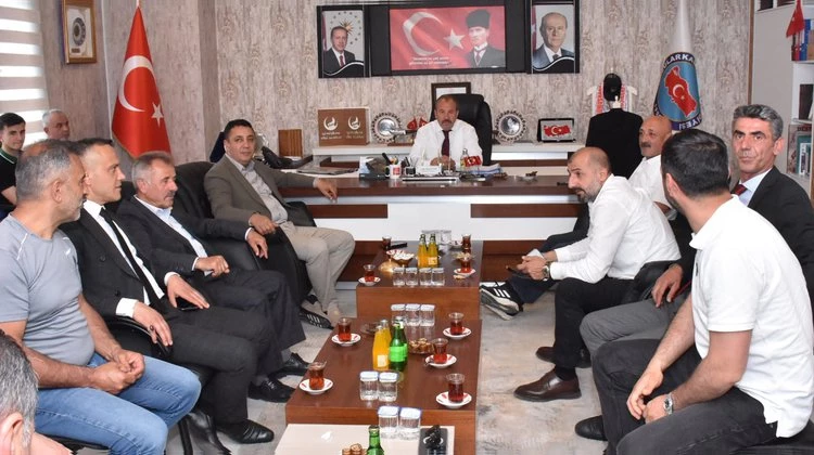BAŞKANIMIZ, ARZULARKABAKÖY BELDEMİZDE BELEDİYE BAŞKANIMIZ VE HEMŞEHRİLERİMİZLE BAYRAMLAŞTI.