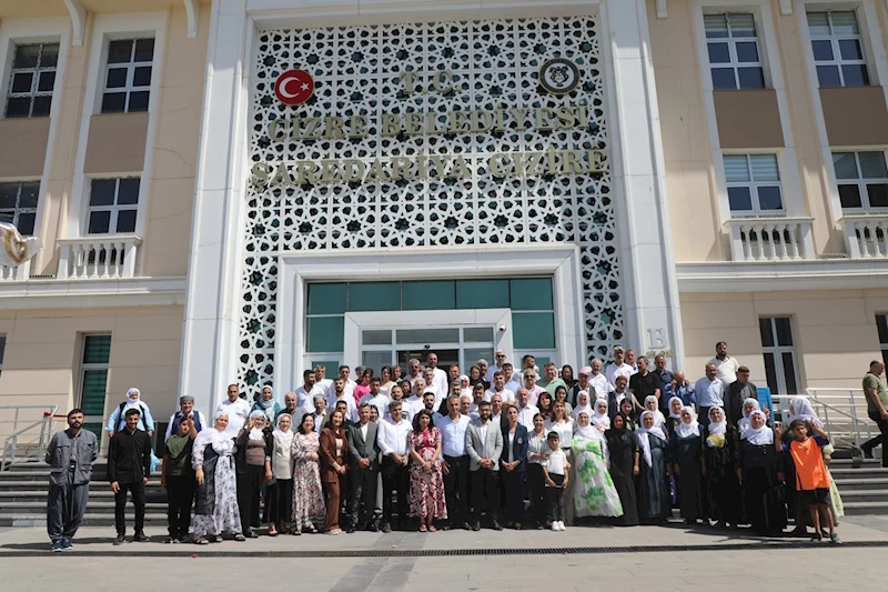 DEM Parti Eş Genel Başkanı Tülay Hatimoğulları, Kurban Bayramı ziyaretleri kapsamında Cizre Belediyesi