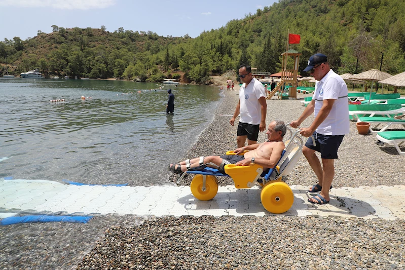 Engelsiz Plajlarda Deniz Keyfi