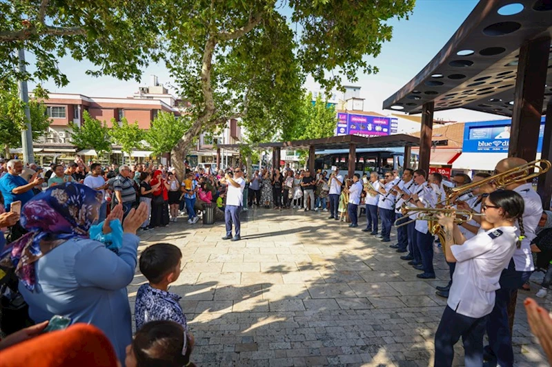 Başkan Çavuşoğlu: “Denizli’nin meydanları, Denizli halkına aittir”