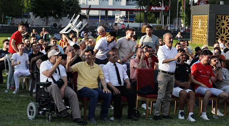 BELEDİYE BAHÇEMİZDE GALİBİYET COŞKUSU