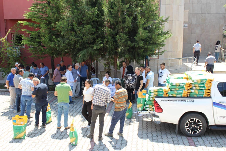 Üreticiye silajlık mısır tohumu desteği sürüyor