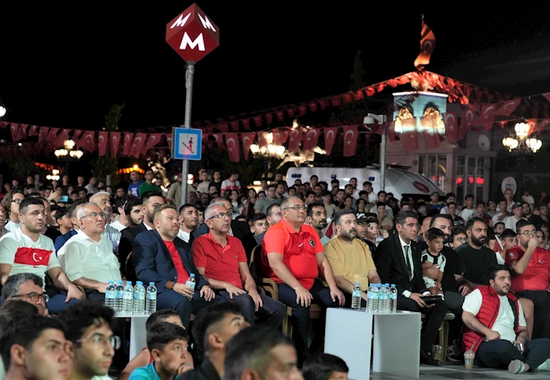 Kalaba Kent Meydanı’nda milli coşku