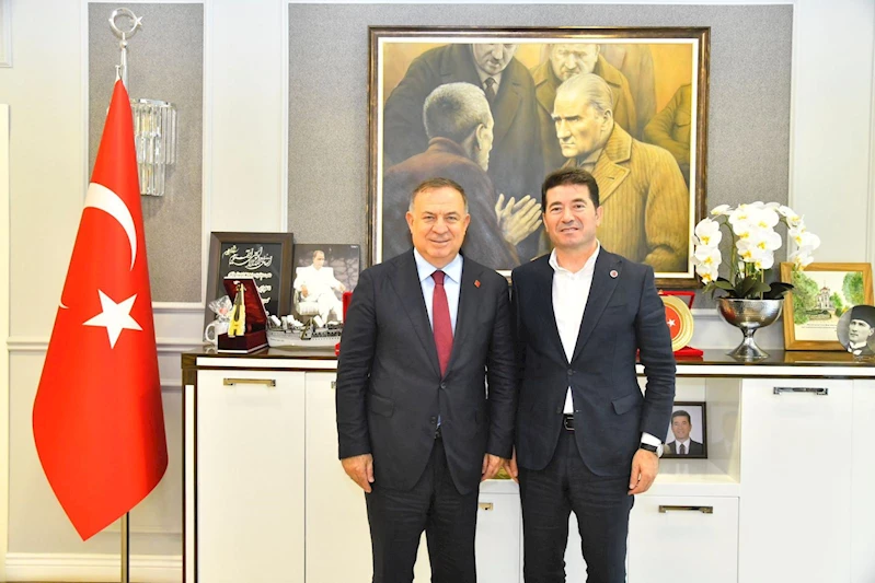CHP Genel Başkan Yardımcısı Gökan Zeybek, Başkan Kaya’yı ziyaret etti