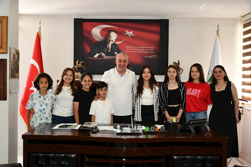 PİYANO EĞİTMENİ TSOTSKOLAURİ (TAMARA) ÇELİK VE ÖĞRENCİLERİ, BELEDİYE BAŞKANIMIZ SAYIN BİLGEHAN ERDEM’İ MAKAMINDA ZİYARET ETTİ.