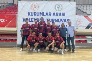 Erzincan Belediyesi İtfaiye Müdürlüğü Voleybol Takımı bir üst tura yükseldi.
