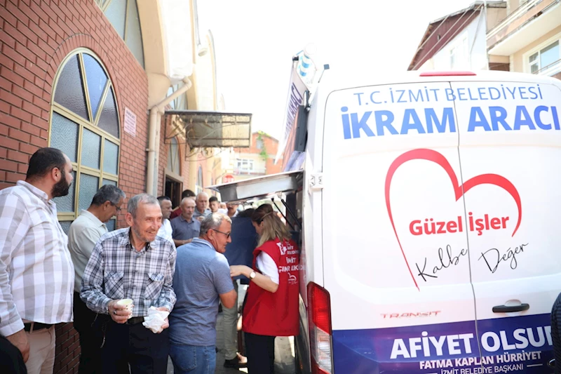 İZMİT BELEDİYESİ CUMA NAMAZI SONRASI  MİMAR SİNAN CAMİİ CEMAATİ İLE BULUŞTU