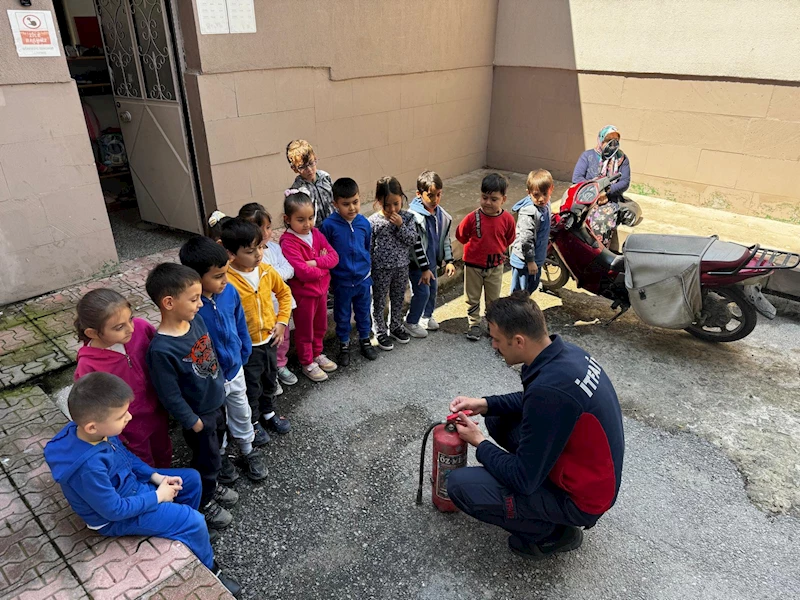 Miniklere İtfaiyecilik Dersi