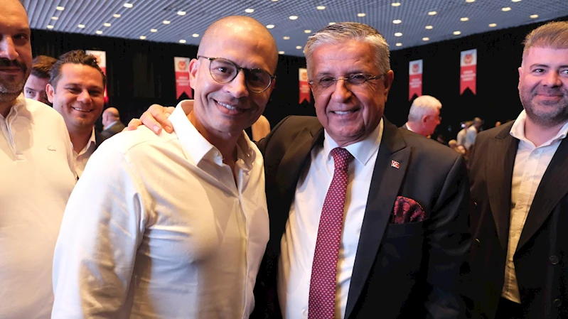 Başkan Topaloğlu AGC ödül törenine katıldı