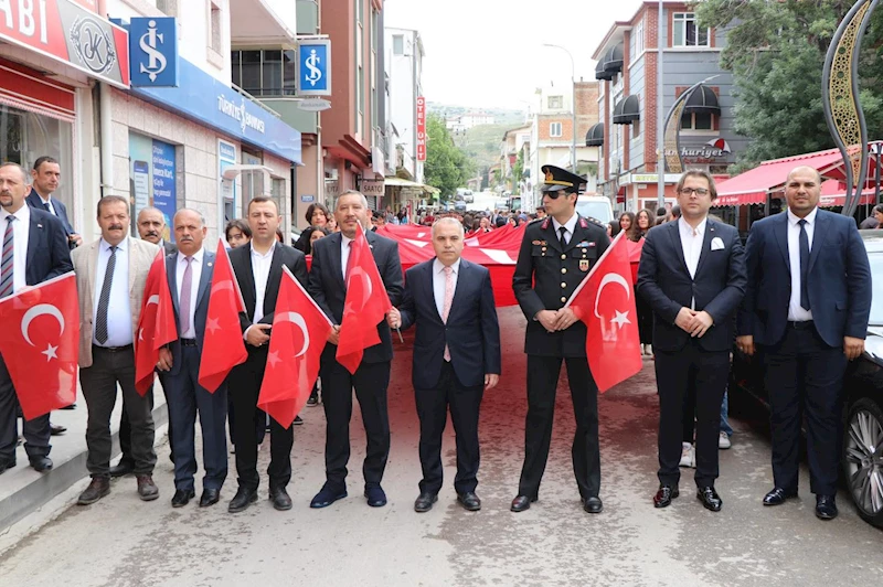 19 MAYIS ATATÜRK’Ü ANMA GENÇLİK VE SPOR BAYRAMI ÇELENK SUNMA TÖRENİ ve GENÇLİK YÜRÜYÜŞÜ