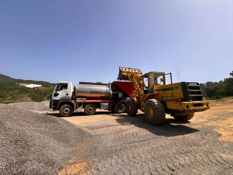 ASAT  Gazipaşa’da sathi asfalt yapıyor