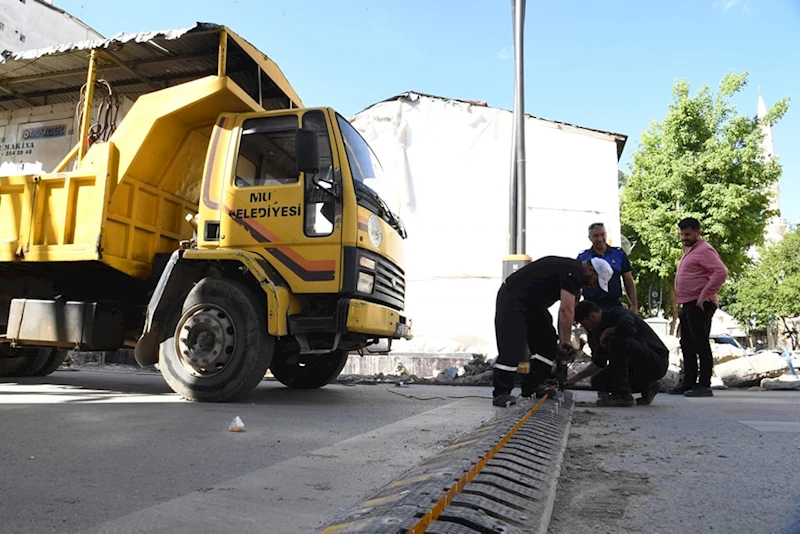 MUŞ BELEDİYESİ TRAFİK DÜZENLEMELERİYLE ŞEHİRDE GÜVENLİĞİ ARTIRIYOR