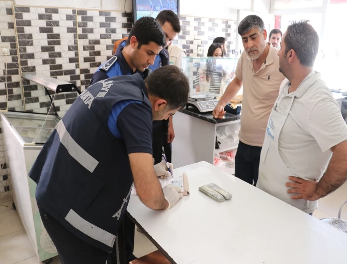 HALİLİYE’DE TATLI İMALATI YAPAN İŞLETMEYE CEZA UYGULANDI