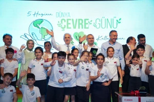 MİNİK ÇEVRECİLER GÖREV BAŞINDA
