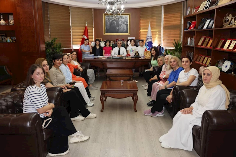 YOMRA CİMNASTİK SALONU PLATES ANTRENÖRÜ VE KURSİYERLERİNDEN BAŞKANIMIZA HAYIRLI OLSUN ZİYARETİ
