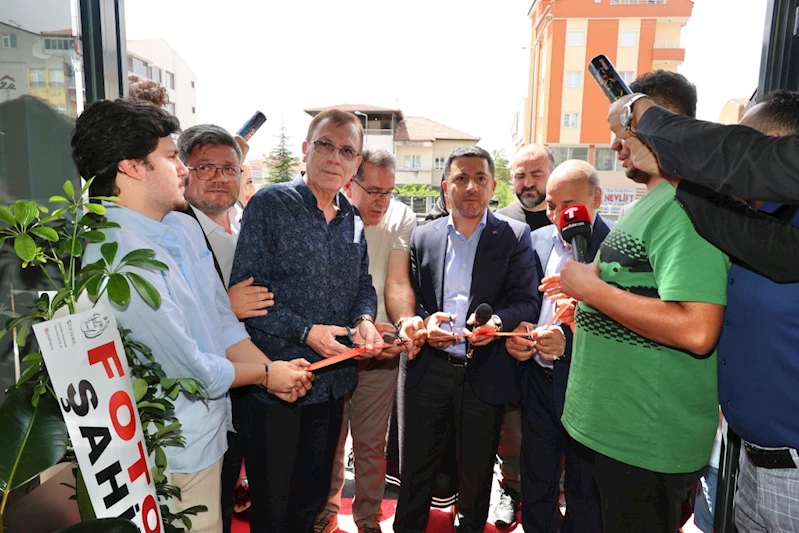 Başkan Arı İşyeri Açılışlarına Katıldı