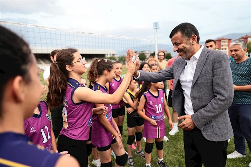 Büyükşehir’den Mini Voleybol Şenliği