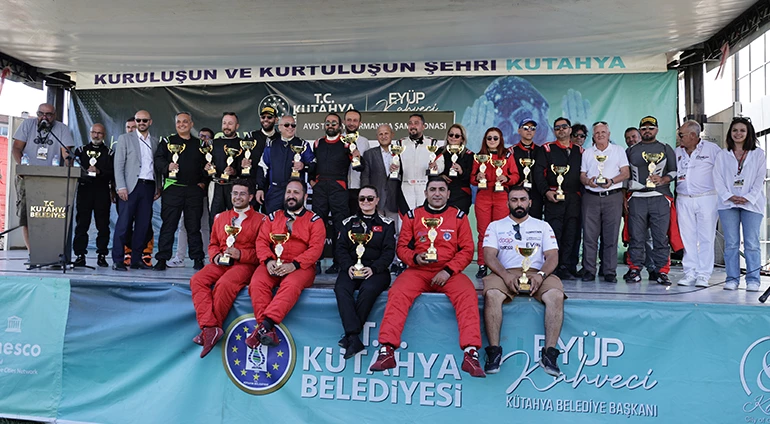 KÜTAHYA TIRMANMA YARIŞI’NDA ŞAMPİYONLAR ÖDÜLLERİNE KAVUŞTU