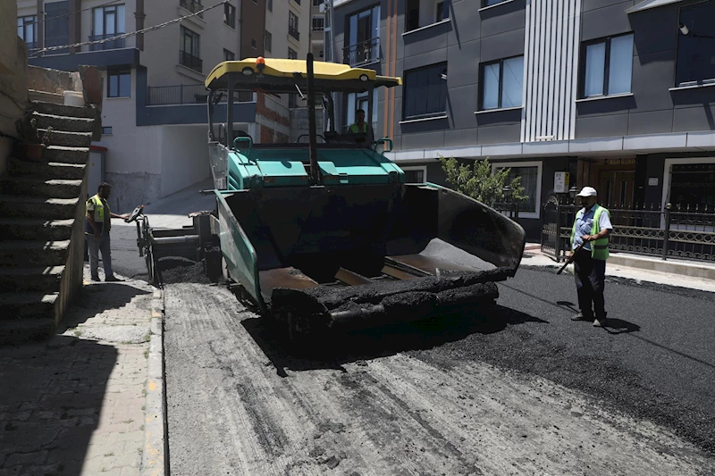 Cadde ve sokaklarda asfaltlama çalışmaları devam ediyor