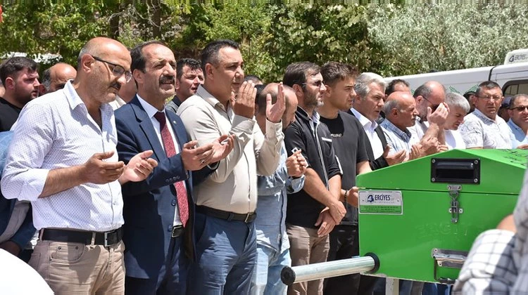 BAŞKANIMIZ, ESENYURT KÖYÜ SAKİNLERİNDEN HALİT KOÇ’UN, CENAZESİNE KATILDI