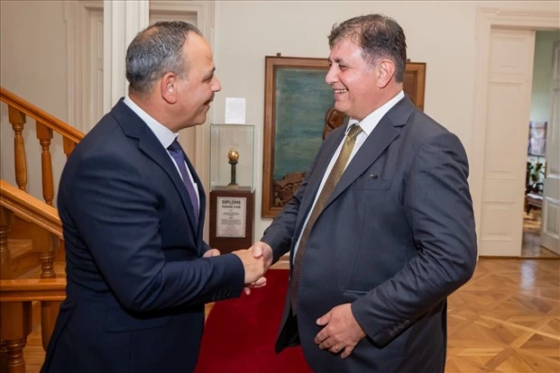 Başkan Tugay “kardeş kent” Lefkoşa Belediye Başkanı Harmancı’yı ağırladı