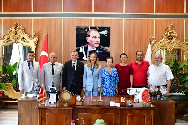 CHP’Lİ NAZLIAKA’DAN BAŞKAN BALABAN’A HAYIRLI OLSUN ZİYARETİ