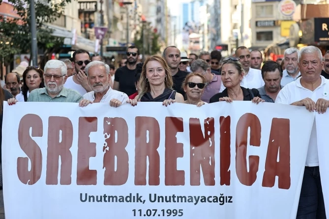 Srebrenitsa Katliamı’nda Hayatını Kaybedenler Konak’ta anıldı