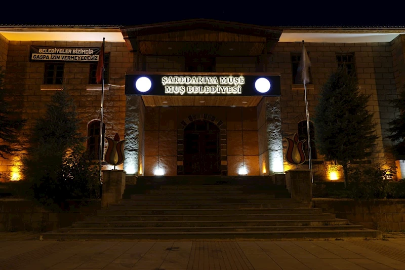 BELEDİYE BİNAMIZA KÜRTÇE VE TÜRKÇE YAZILI TABELA ASILDI.