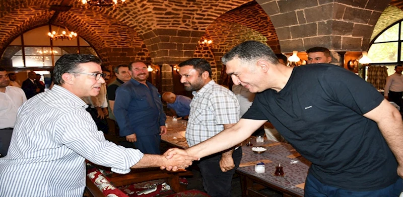 BAŞKAN BUCAK, MAHALLE MUHTARLARIYLA BİR ARAYA GELDİ