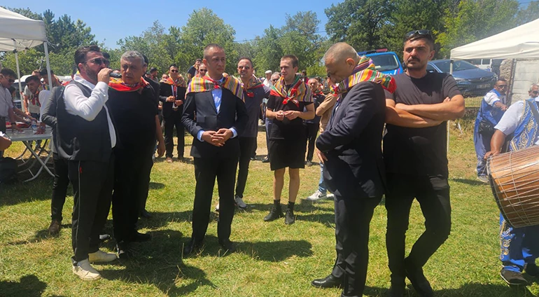 GELENEKSEL DOMANİÇ YAĞLI GÜREŞLERİNE YOĞUN İLGİ