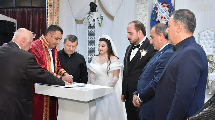 BAŞKANIMIZ, GÜLNİHAL KOCAGÖZ İLE HASAN BASRİ MERMER ÇİFTİMİZİN NİKAHLARINI KIYDI