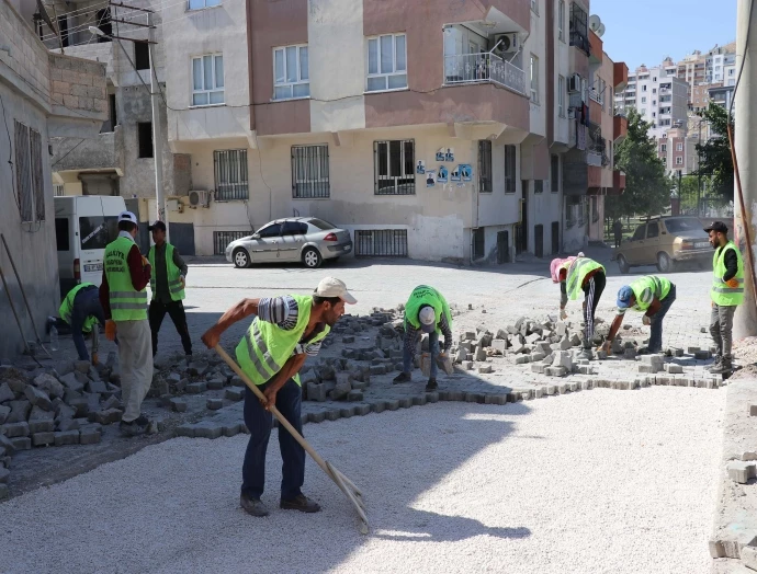 AHMET YESEVİ VE SÜLEYMANİYE MAHALLELERİNDE HUMMALI YOL ÇALIŞMASI