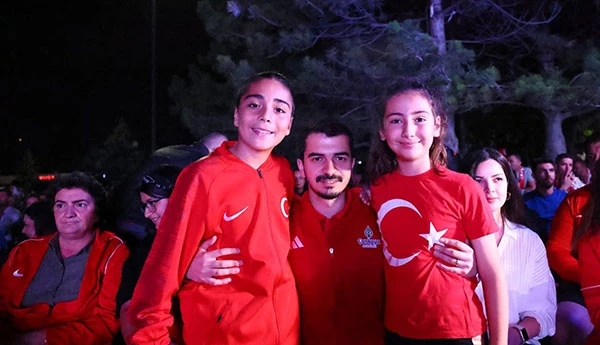 Başkan Güner Çeyrek Final Maçını Çankayalılarla İzledi