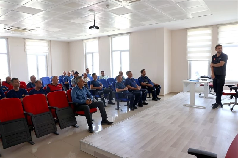 AFAD İl Müdürlüğü tarafından İtfaiye Müdürlüğündeki Personellere Eğitim