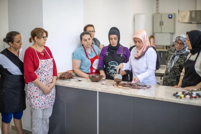 Konak’ın En Tatlı Kursu: Mutluluk ve İstihdam Üretiyor
