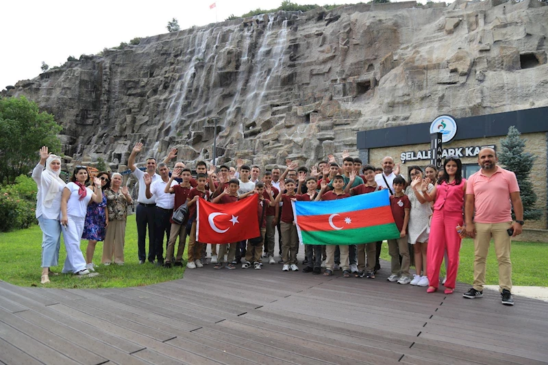 SEYİR TEPESİ AZERİ ÖĞRENCİLERİ AĞIRLADI