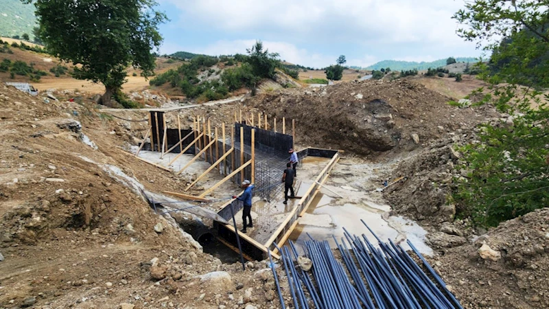 Büyükşehir Andırında Mahallelerin Yol İhtiyaçlarını Bir Bir Karşılıyor