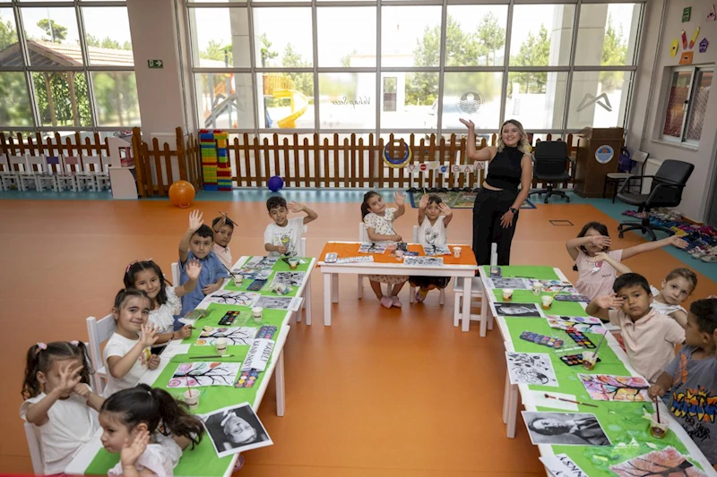 Büyükşehir’in Gülnar Çocuk Atölyesi’nde Minikler Sanatla Öğreniyor