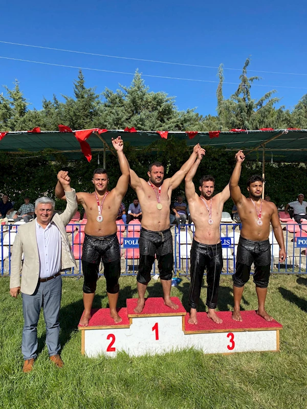 Kemer Belediye pehlivanı Isparta’da 2’nci oldu