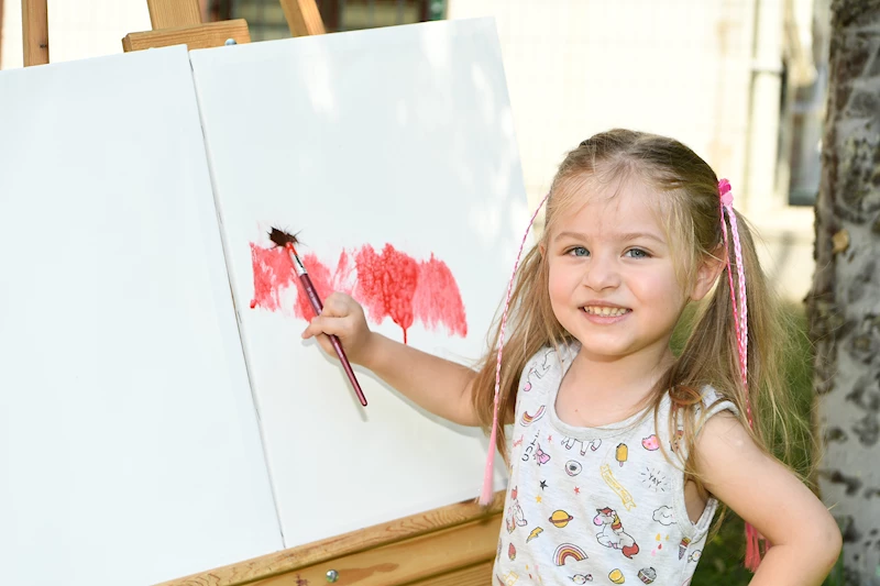 Miniklerin hayalleri tuvallere yansıdı