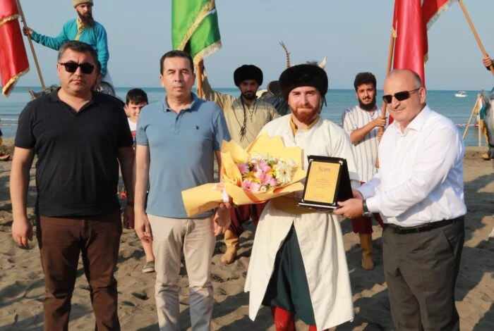 ÜNYE’DE ATLI GÖSTERİLER NEFES KESTİ